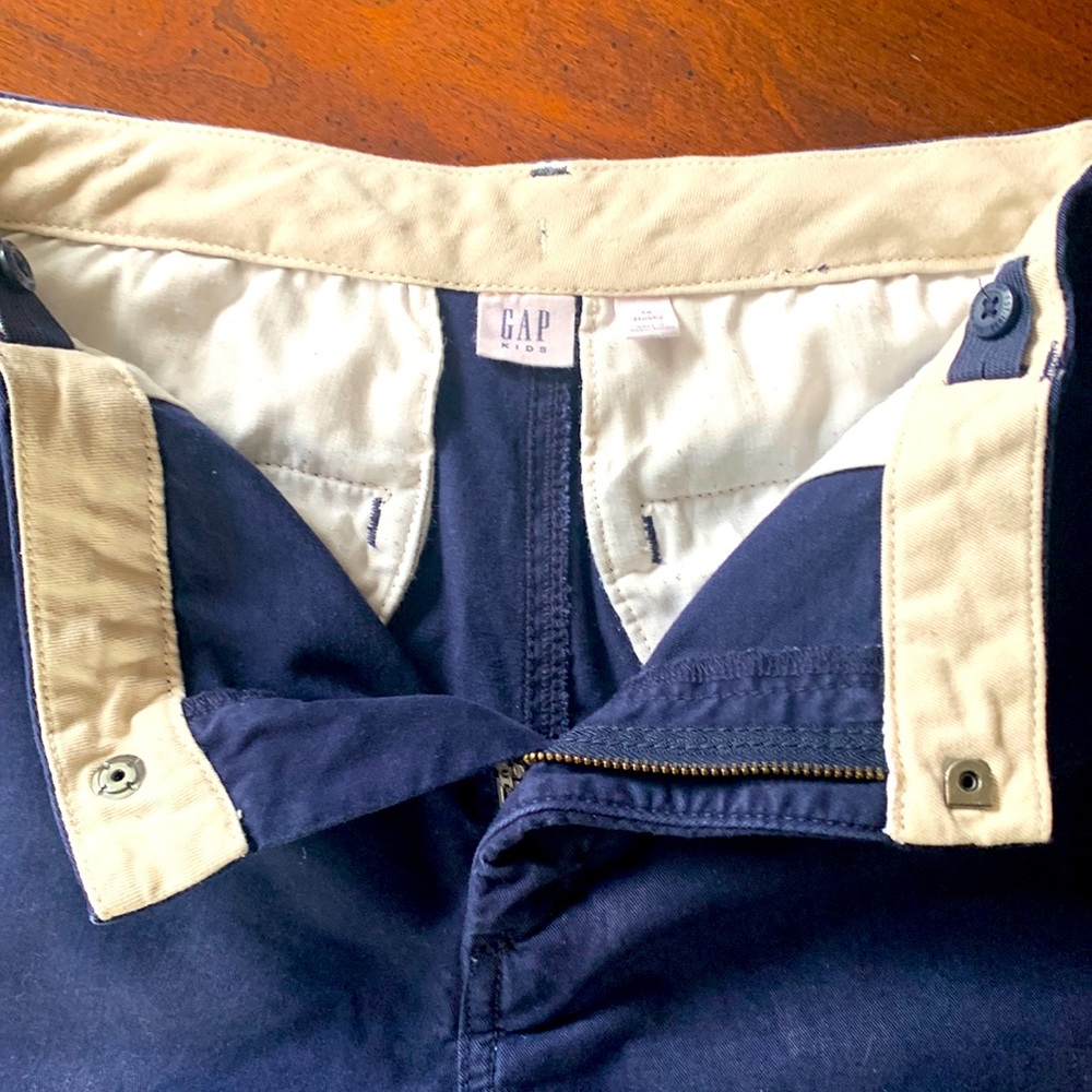 GAP flat front chino shorts